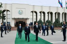 Президент Ильхам Алиев отправился в город Ургенч (ФОТО/ВИДЕО)