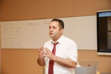 Корреспондент Trend провел тренинг для сотрудников министерства культуры Азербайджана (ФОТО)