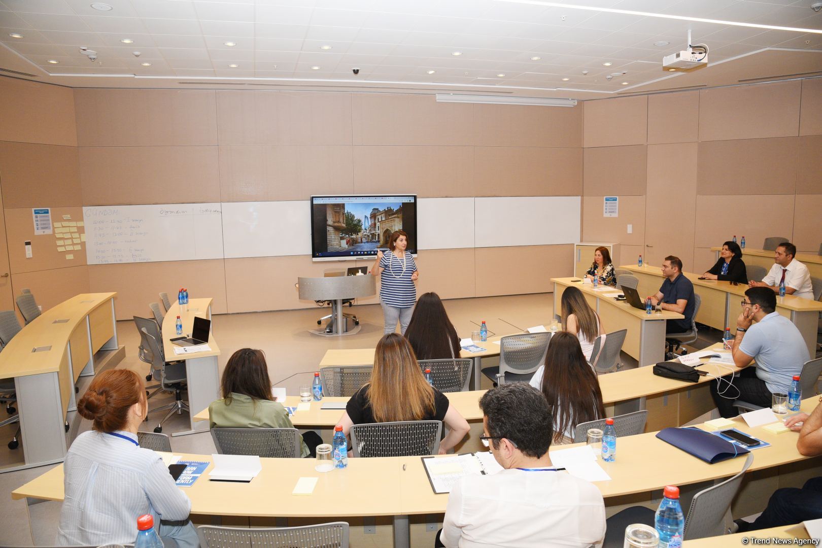 Корреспондент Trend провел тренинг для сотрудников министерства культуры Азербайджана (ФОТО)