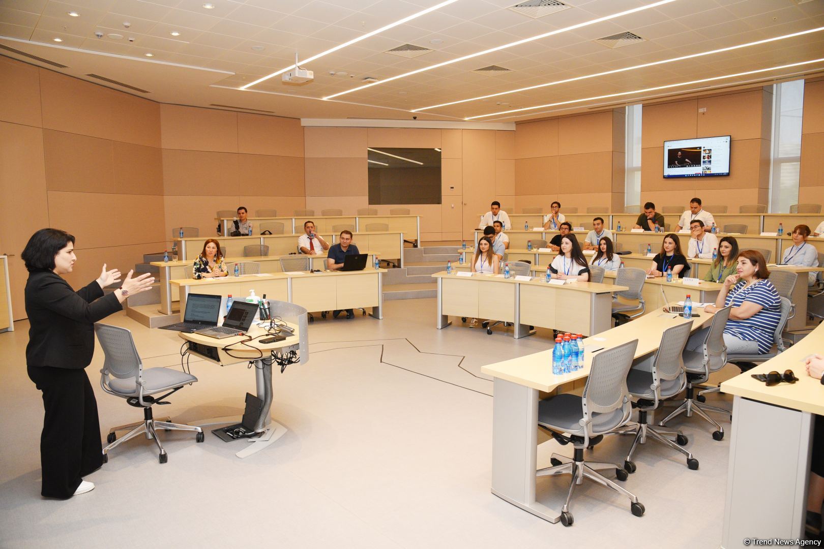 Корреспондент Trend провел тренинг для сотрудников министерства культуры Азербайджана (ФОТО)