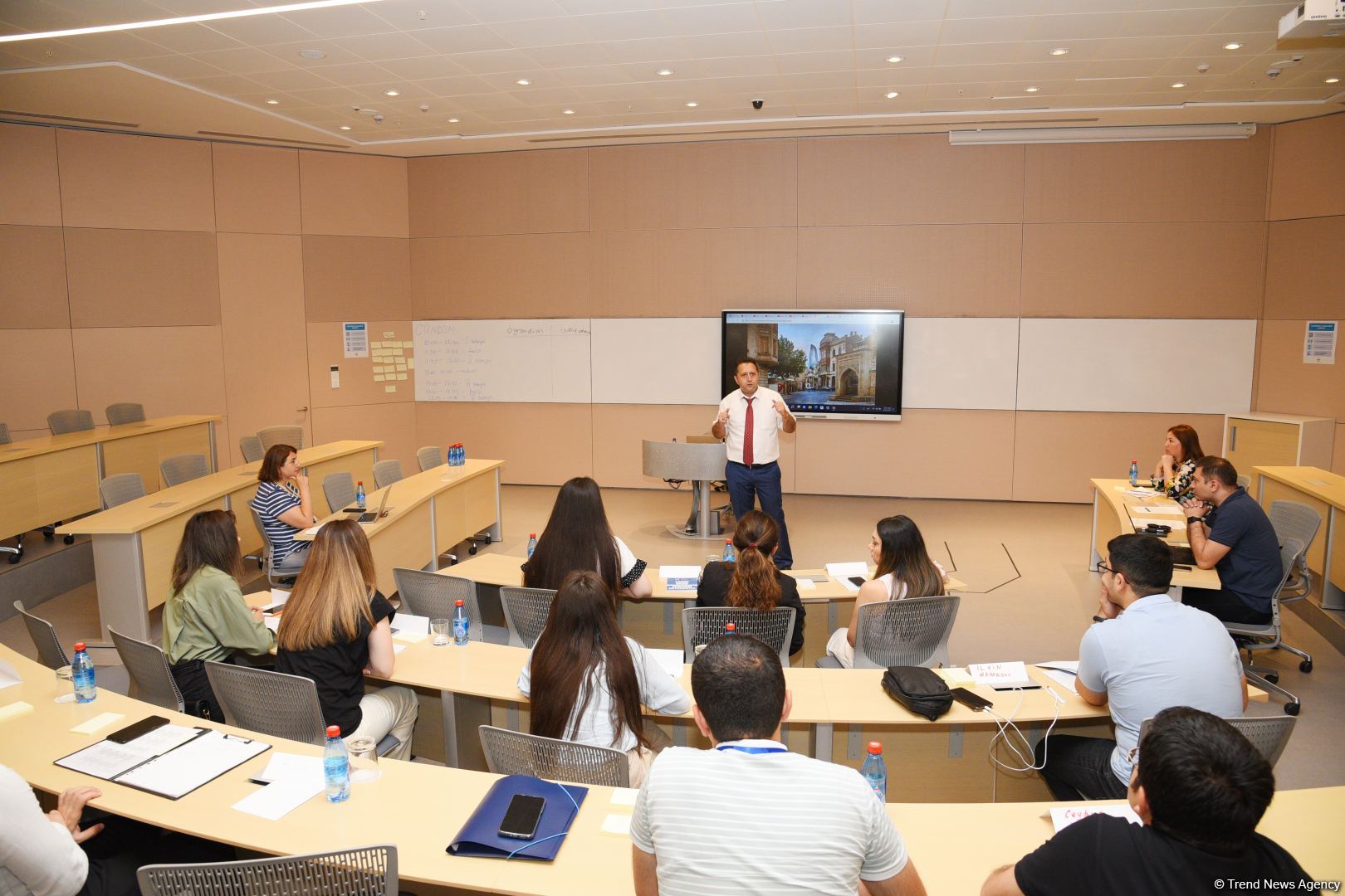 Корреспондент Trend провел тренинг для сотрудников министерства культуры Азербайджана (ФОТО)