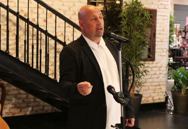 Далекие, близкие, наши… - В Баку прошла встреча с известным российским актером (ФОТО/ВИДЕО)