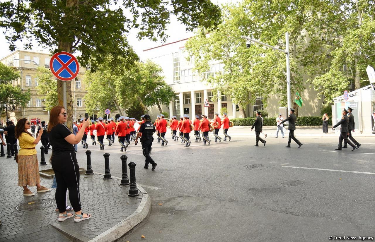 В Баку прошли показательные выступления военных оркестров по случаю Дня Вооруженных cил (ФОТО/ВИДЕО)