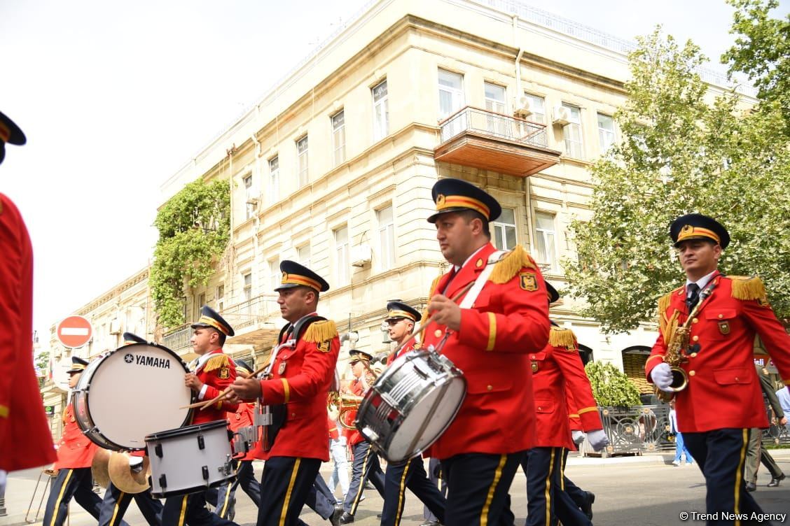 В Баку прошли показательные выступления военных оркестров по случаю Дня Вооруженных cил (ФОТО/ВИДЕО)