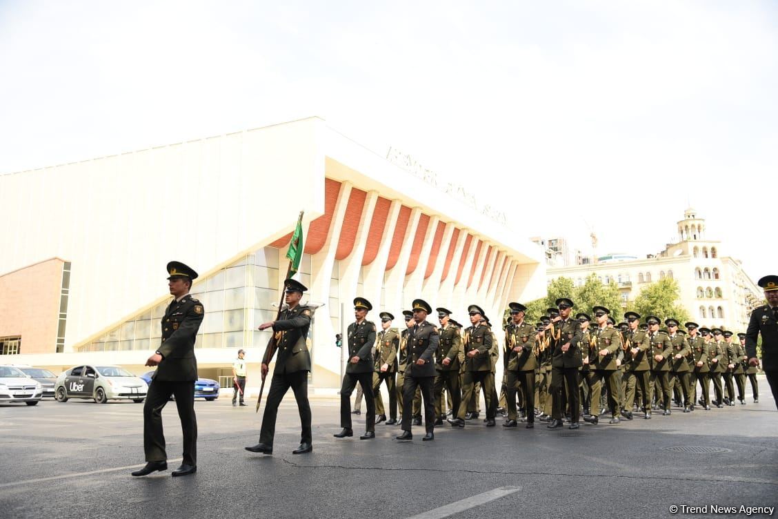 В Баку прошли показательные выступления военных оркестров по случаю Дня Вооруженных cил (ФОТО/ВИДЕО)