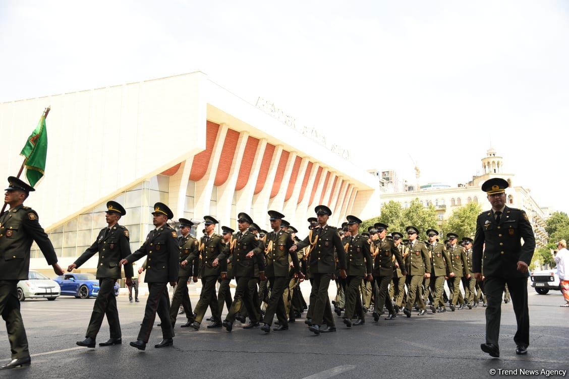 В Баку прошли показательные выступления военных оркестров по случаю Дня Вооруженных cил (ФОТО/ВИДЕО)