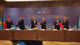 В Баку главы МИД Азербайджана, Турции и Казахстана подписали декларацию о сотрудничестве (ФОТО)