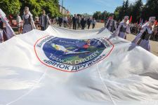 Азербайджанский актер вызвал овации зрителей "Ледового дворца" Бобруйска – яркие моменты фестиваля "Венок дружбы" (ВИДЕО, ФОТО)