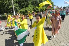 Азербайджанский актер вызвал овации зрителей "Ледового дворца" Бобруйска – яркие моменты фестиваля "Венок дружбы" (ВИДЕО, ФОТО)