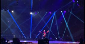 Азербайджанский актер вызвал овации зрителей "Ледового дворца" Бобруйска – яркие моменты фестиваля "Венок дружбы" (ВИДЕО, ФОТО)