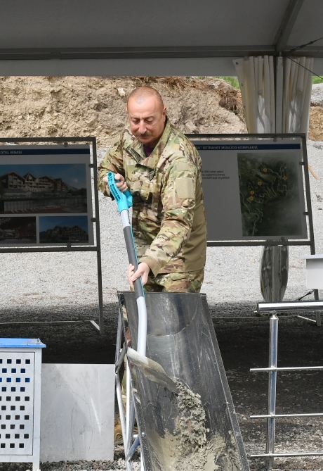 Президент Ильхам Алиев заложил фундамент санатория Истису в Кяльбаджарском районе (ФОТО/ВИДЕО)