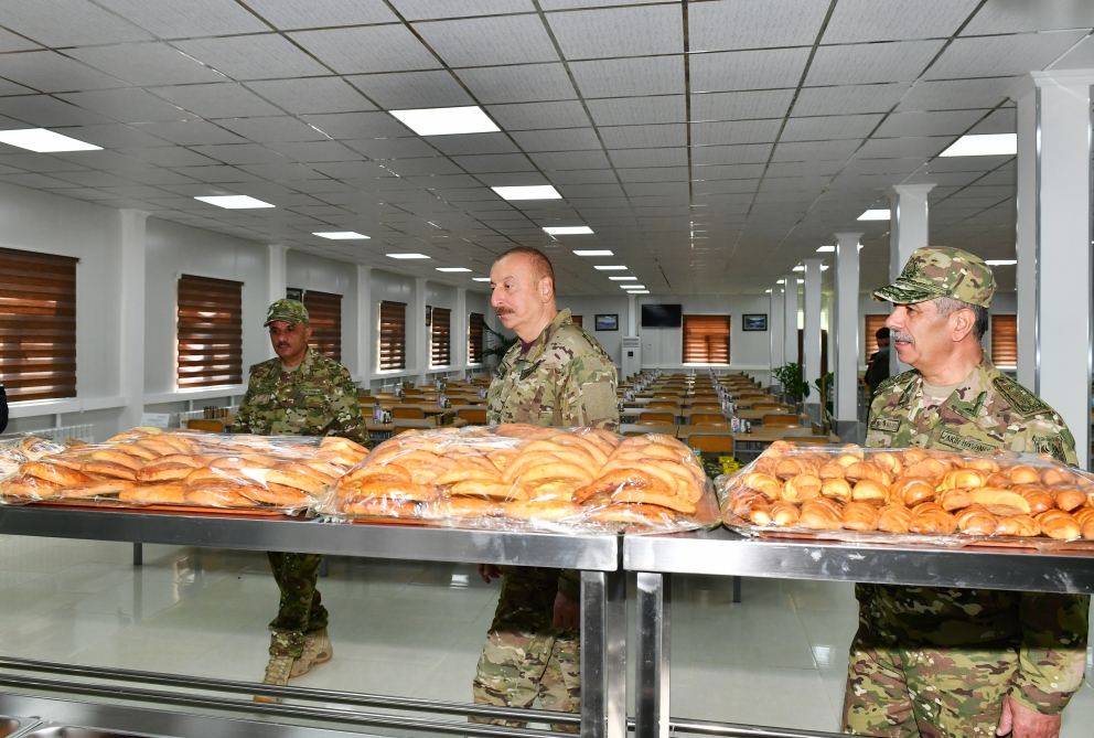 Президент Ильхам Алиев принял участие в открытии воинской части в Кяльбаджарском районе (ФОТО/ВИДЕО)