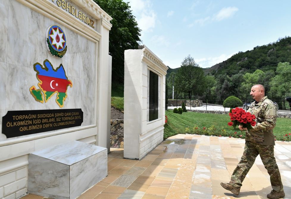 Президент Ильхам Алиев принял участие в открытии воинской части в Кяльбаджарском районе (ФОТО/ВИДЕО)