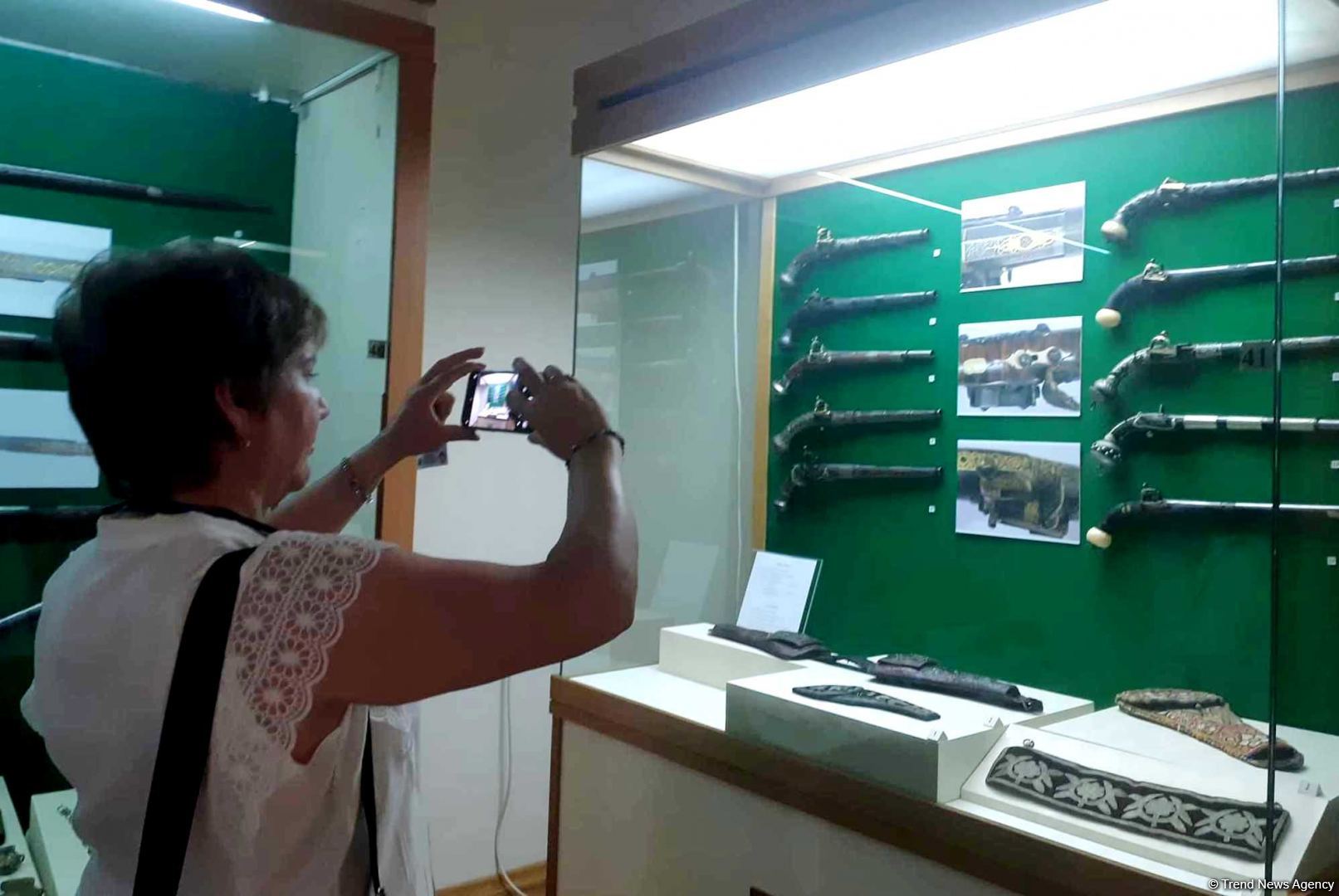 Мистическая красота азербайджанского оружия - в Баку открылась уникальная выставка (ФОТО)