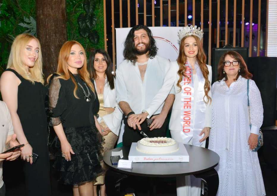 Best Model of Azerbaijan 2022 стартовал праздничным тортом. В Баку ожидается прибытие представителей более 50 стран (ФОТО)