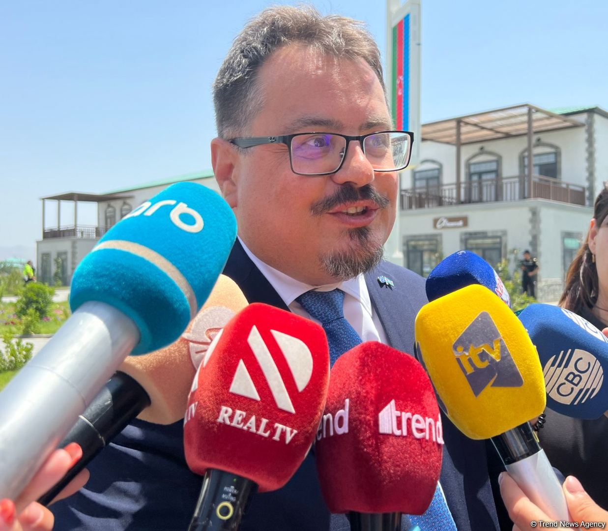 ЕС продолжит оказывать содействие Азербайджану в управлении водными ресурсами - Петер Михалко