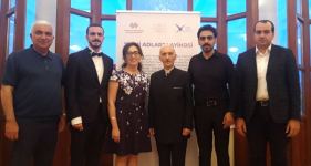 Чарующие звуки тара в Баку (ФОТО)