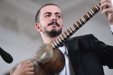 Чарующие звуки тара в Баку (ФОТО)