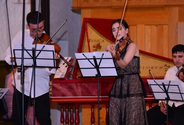 Вечная классика в летнем жарком Баку – открой окно и вдохни свежий воздух (ВИДЕО, ФОТО)