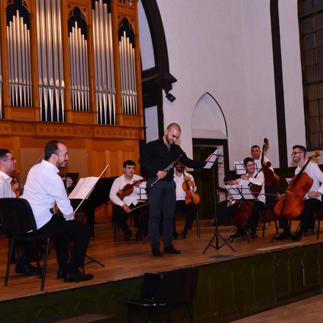 Вечная классика в летнем жарком Баку – открой окно и вдохни свежий воздух (ВИДЕО, ФОТО)