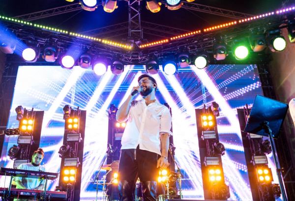 Фейерверк хитов, драйв и мощная энергетика: Концерт Jony в Баку - именно так выглядит сбывшаяся мечта (ФОТО)