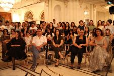 В Баку прошла церемония награждения лучших актеров театрального сезона (ФОТО)