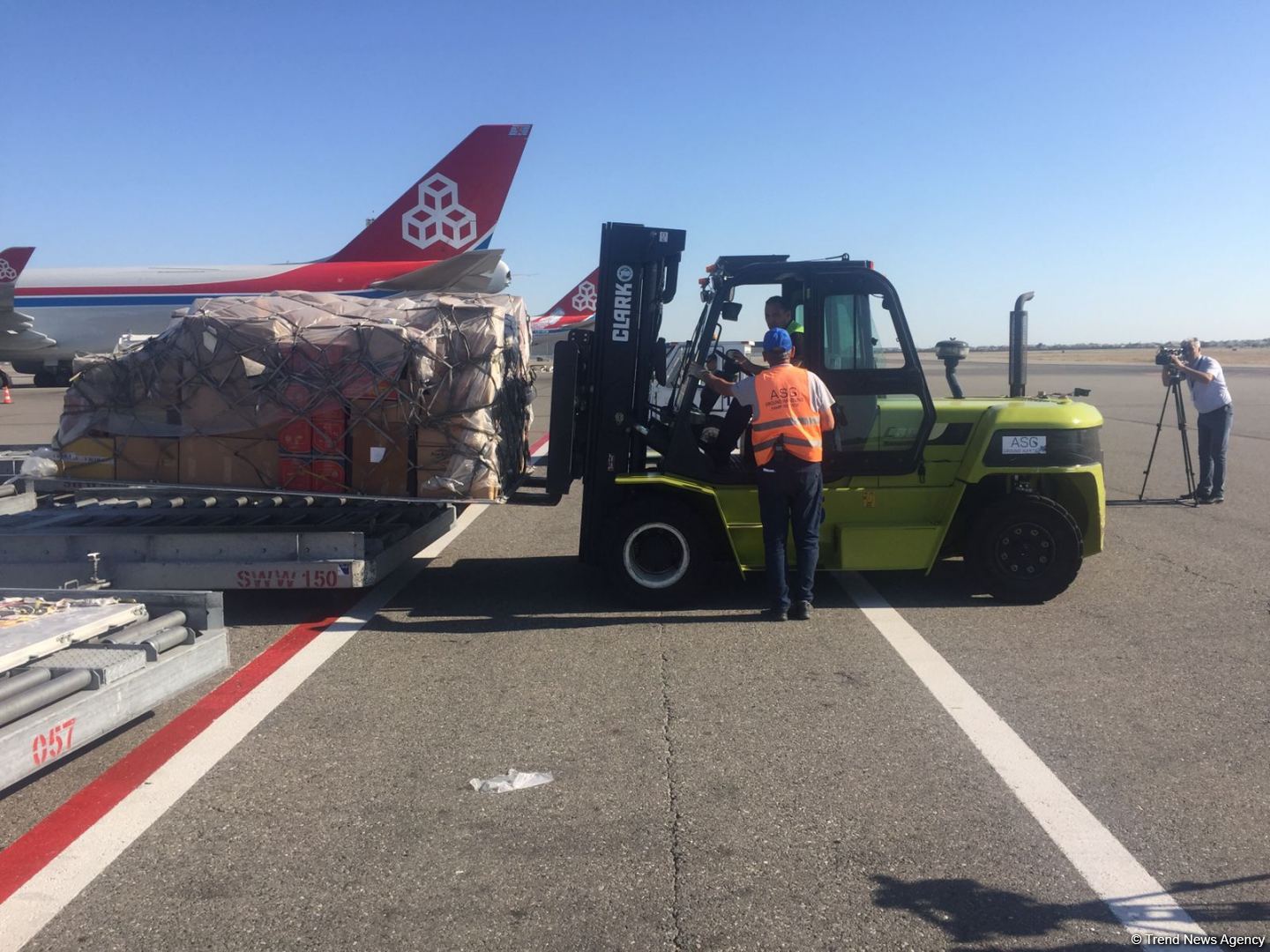 Сумгайыт отправил в Украину гуманитарную помощь (ФОТО)