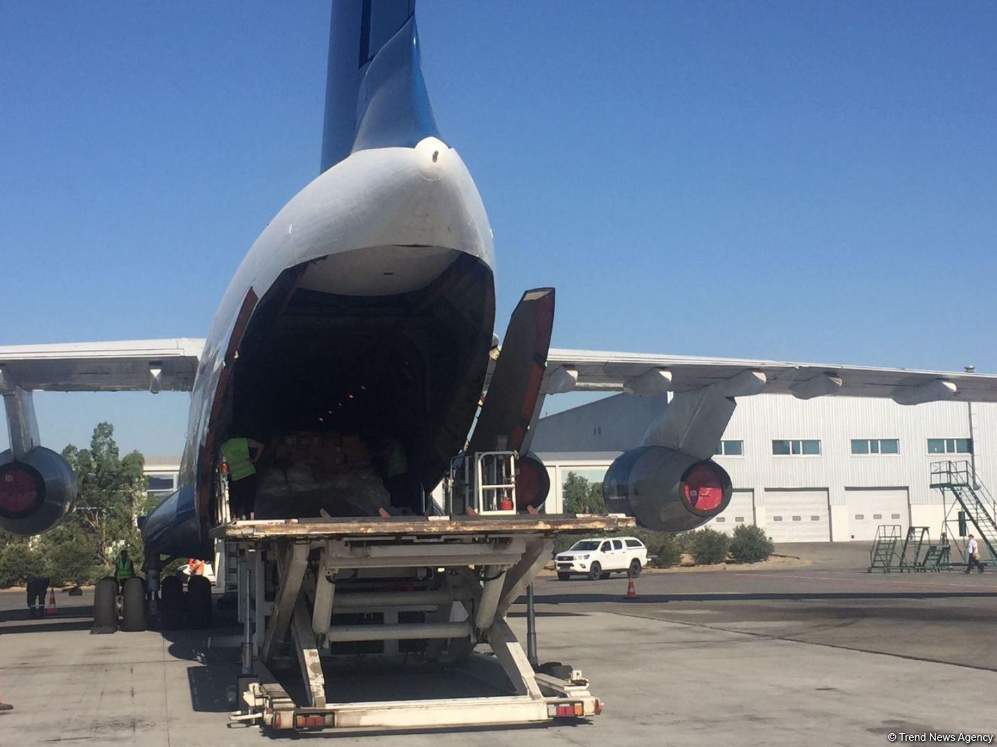 Сумгайыт отправил в Украину гуманитарную помощь (ФОТО)