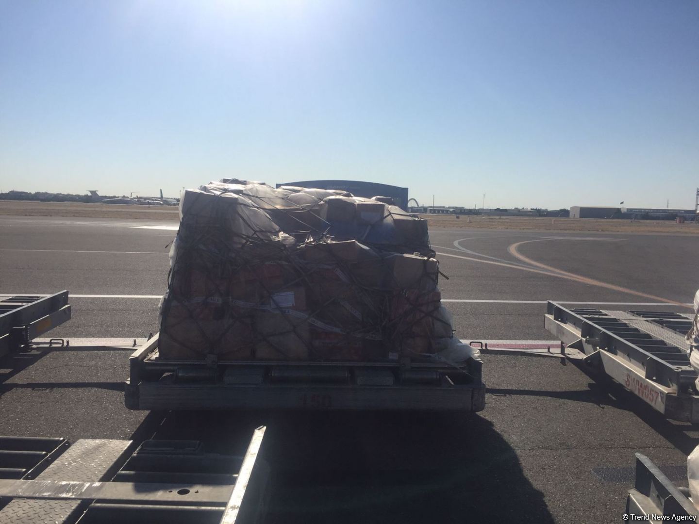 Сумгайыт отправил в Украину гуманитарную помощь (ФОТО)