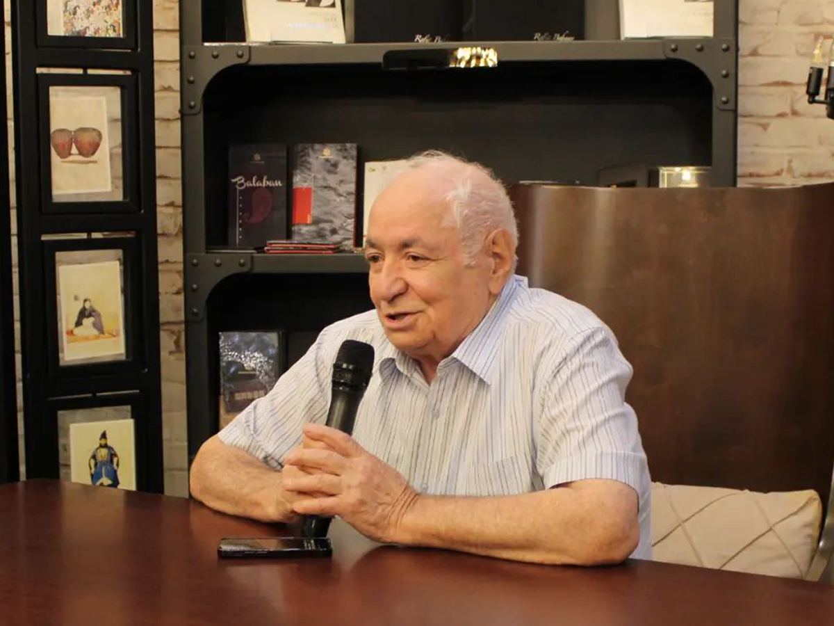 О жизни, творчестве и вдохновении – беседа народного поэта Вахида Азиза с представителями молодежи (ФОТО)