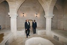 Президент Ильхам Алиев ознакомился с работами по благоустройству в поселке Рамана (ФОТО/ВИДЕО)