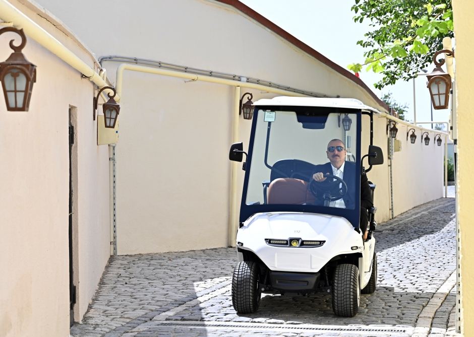 Президент Ильхам Алиев ознакомился с работами по благоустройству в поселке Рамана (ФОТО/ВИДЕО)