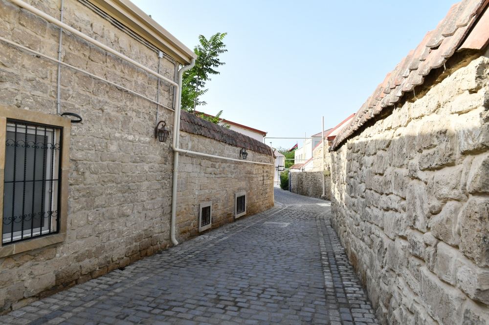 Президент Ильхам Алиев ознакомился с работами по благоустройству в поселке Рамана (ФОТО/ВИДЕО)