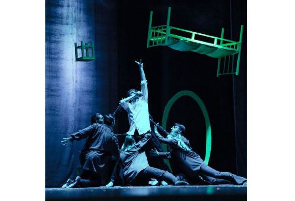 Кратковременная эйфория, веселая жизнь и лживое счастье… Как в Баку зашкаливают эмоции (ФОТО)