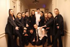 Кратковременная эйфория, веселая жизнь и лживое счастье… Как в Баку зашкаливают эмоции (ФОТО)