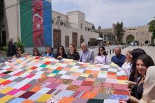 Впервые в Азербайджане! В Ичеришехер прошло шествие с огромным лоскутным полотном (ФОТО/ВИДЕО)