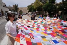 Впервые в Азербайджане! В Ичеришехер прошло шествие с огромным лоскутным полотном (ФОТО/ВИДЕО)