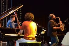 В Парке Центра Гейдара Алиева состоялось феерическое открытие IV Международных бакинских летних дней джаза (ФОТО)