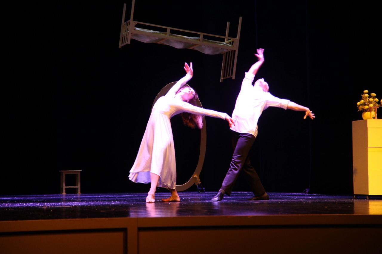 Кратковременная эйфория, веселая жизнь и лживое счастье… Как в Баку зашкаливают эмоции (ФОТО)