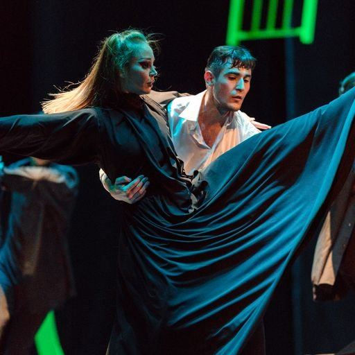 Кратковременная эйфория, веселая жизнь и лживое счастье… Как в Баку зашкаливают эмоции (ФОТО)