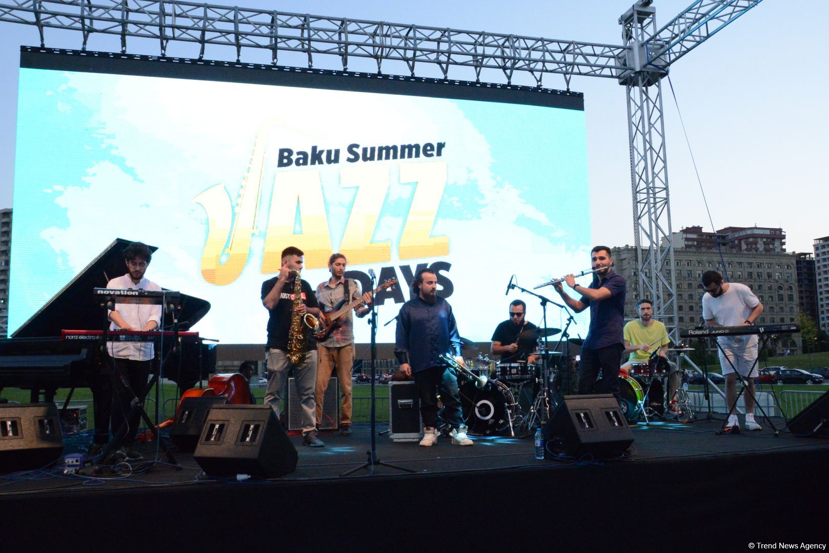 В Парке Центра Гейдара Алиева состоялось феерическое открытие IV Международных бакинских летних дней джаза (ФОТО)
