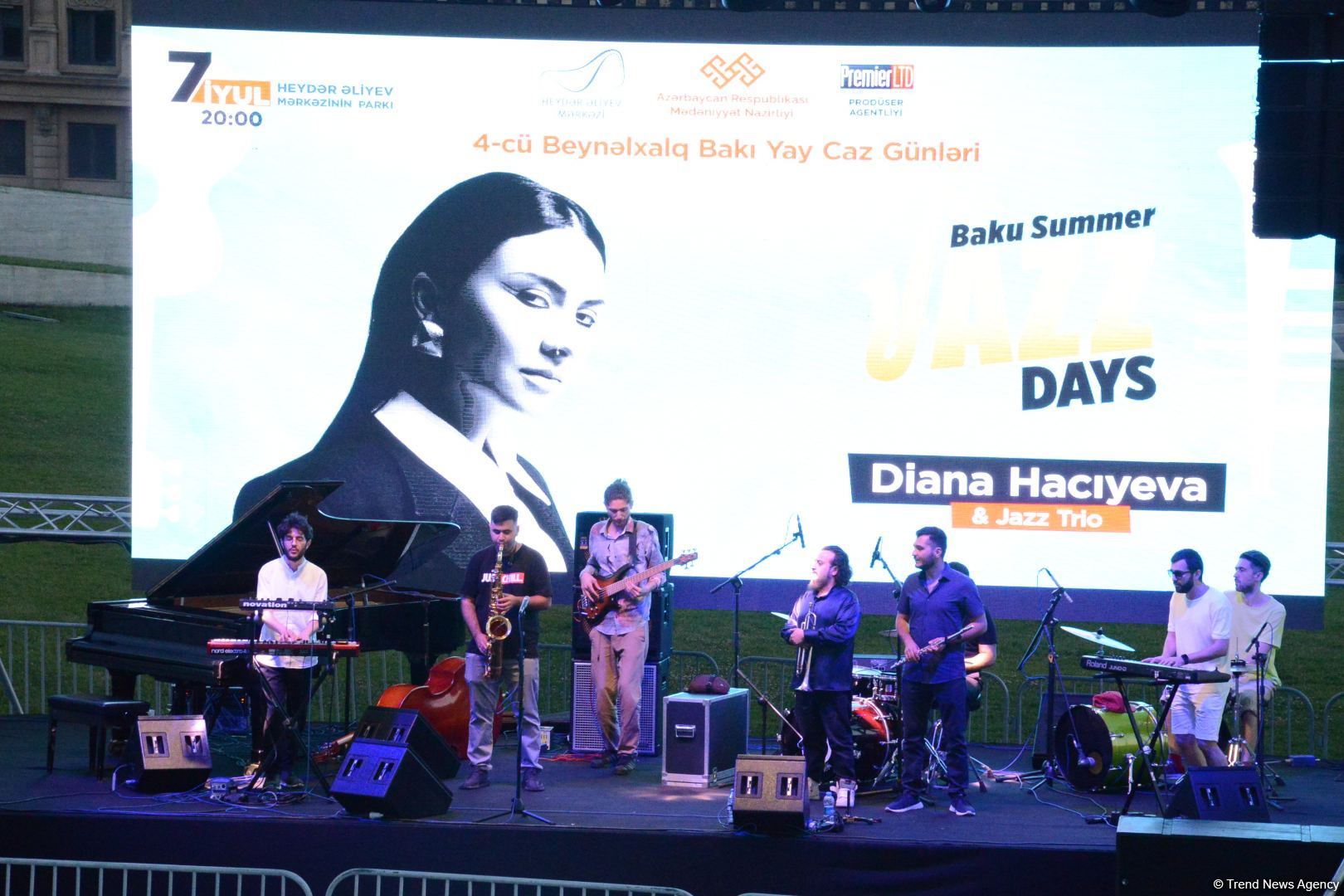В Парке Центра Гейдара Алиева состоялось феерическое открытие IV Международных бакинских летних дней джаза (ФОТО)