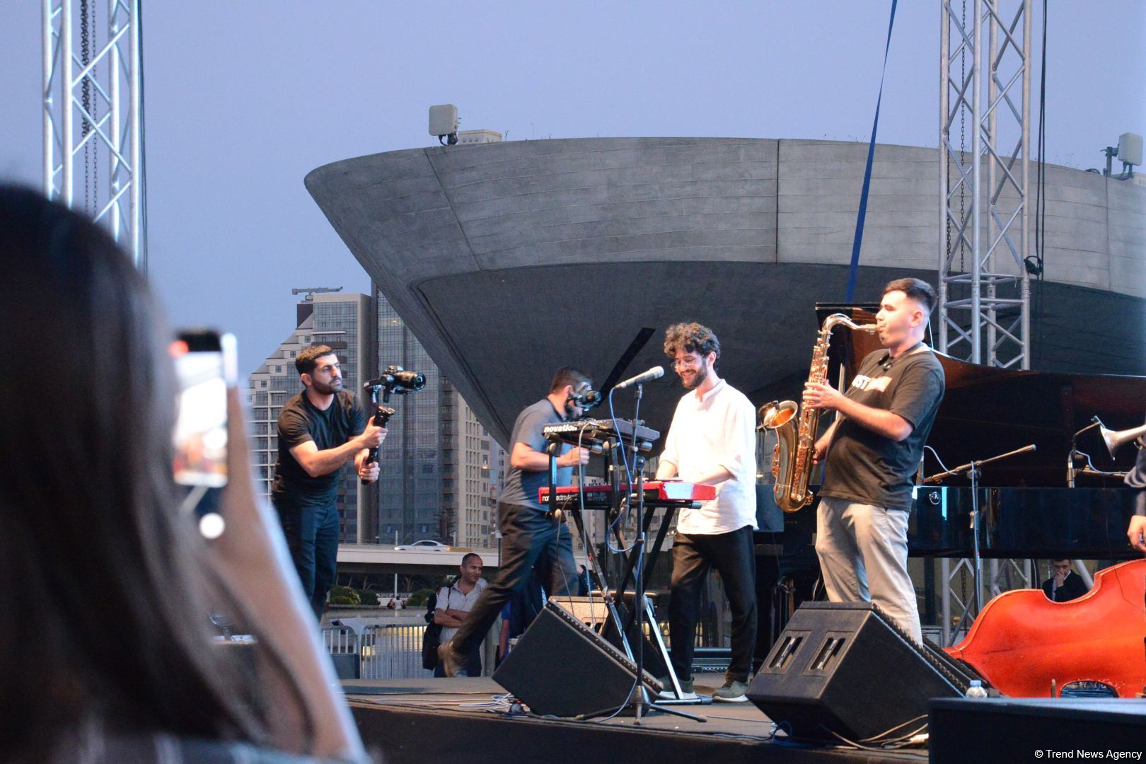 В Парке Центра Гейдара Алиева состоялось феерическое открытие IV Международных бакинских летних дней джаза (ФОТО)