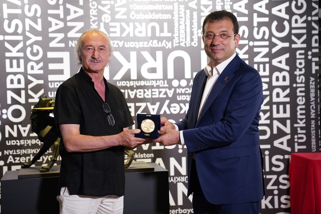 Сакит Мамедов рассказал о первой грандиозной выставке RESMIN TÜRKÇERSİ именитых мастеров тюркского мира в Стамбуле (ВИДЕО, ФОТО)