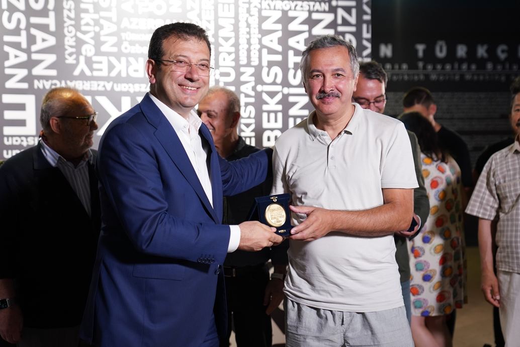 Сакит Мамедов рассказал о первой грандиозной выставке RESMIN TÜRKÇERSİ именитых мастеров тюркского мира в Стамбуле (ВИДЕО, ФОТО)