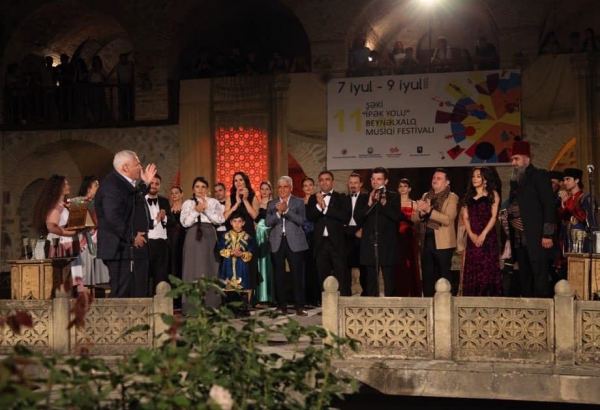 Бывший муж на коленях, но Севиль не верит мольбам о прощении, уверениям в любви – драма в Шеки (ФОТО/ВИДЕО)