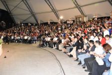 Бывший муж на коленях, но Севиль не верит мольбам о прощении, уверениям в любви – драма в Шеки (ФОТО/ВИДЕО)