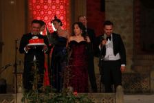 Бывший муж на коленях, но Севиль не верит мольбам о прощении, уверениям в любви – драма в Шеки (ФОТО/ВИДЕО)