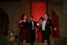 Бывший муж на коленях, но Севиль не верит мольбам о прощении, уверениям в любви – драма в Шеки (ФОТО/ВИДЕО)