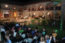 Бывший муж на коленях, но Севиль не верит мольбам о прощении, уверениям в любви – драма в Шеки (ФОТО/ВИДЕО)